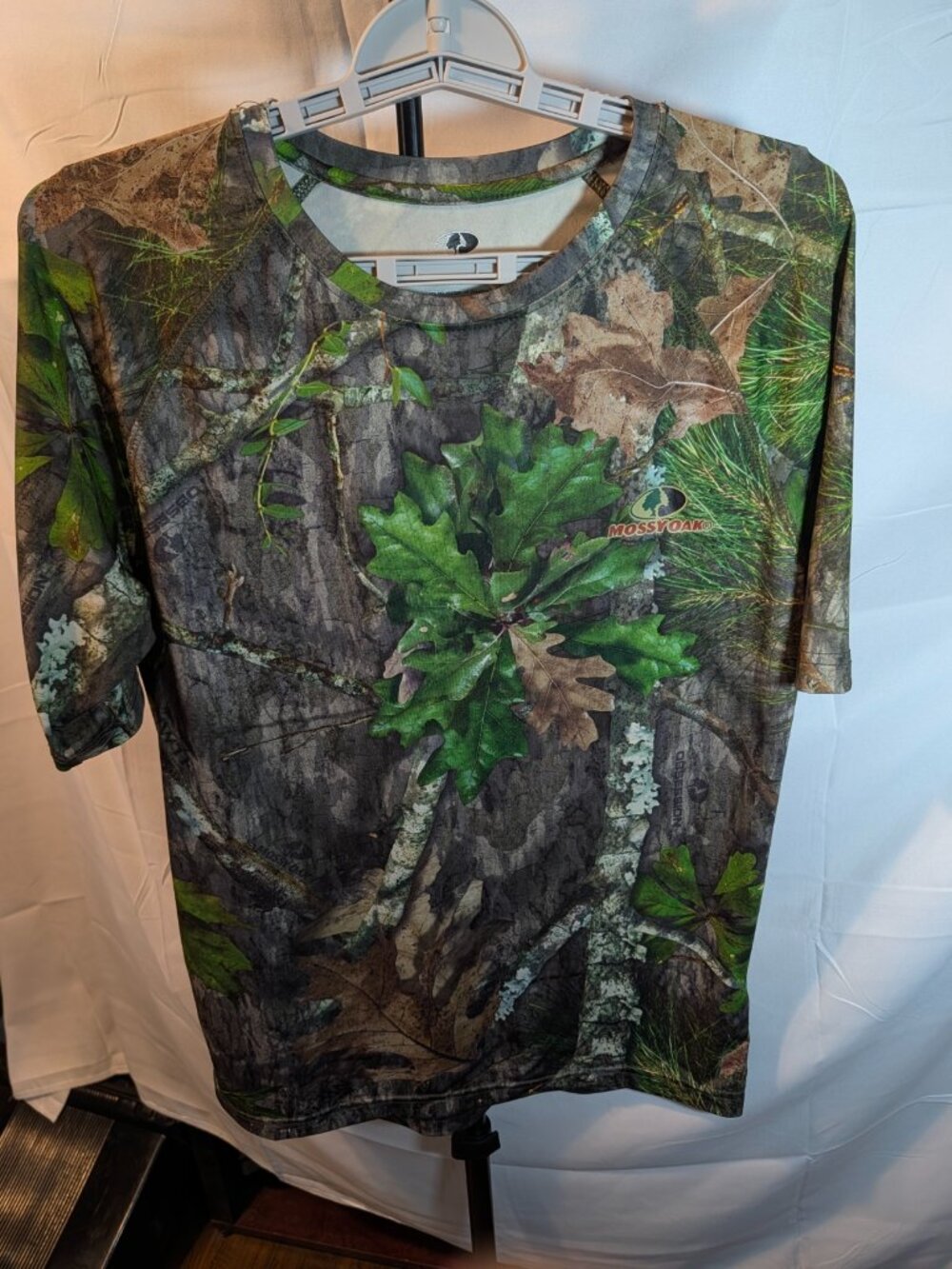 Mossy Oak T-Shirt Men's Outdoors Breakup Camo Short Sleeve Size Small (34-36)